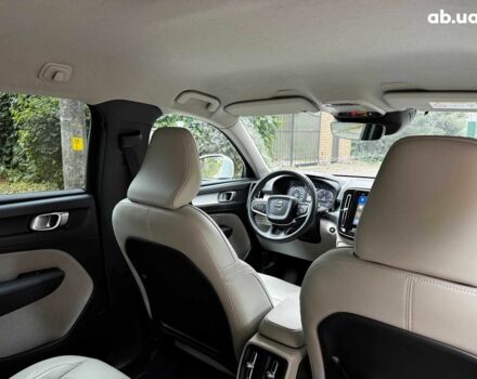 Белый Вольво XC40, объемом двигателя 2 л и пробегом 152 тыс. км за 26490 $, фото 29 на Automoto.ua