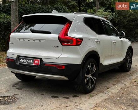 Белый Вольво XC40, объемом двигателя 2 л и пробегом 152 тыс. км за 26490 $, фото 8 на Automoto.ua