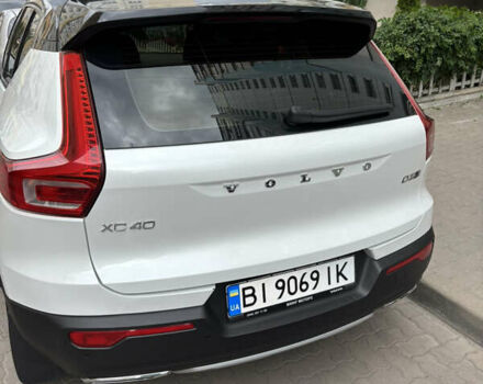 Белый Вольво XC40, объемом двигателя 1.97 л и пробегом 181 тыс. км за 25900 $, фото 12 на Automoto.ua