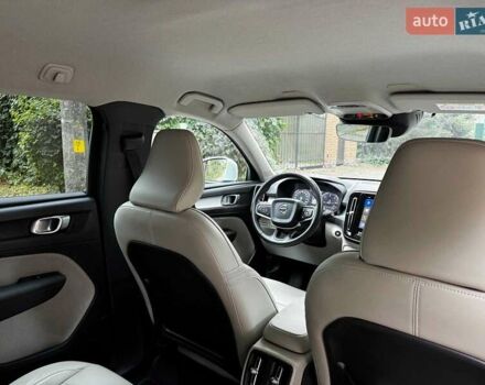 Белый Вольво XC40, объемом двигателя 2 л и пробегом 152 тыс. км за 26490 $, фото 29 на Automoto.ua
