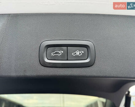 Белый Вольво XC40, объемом двигателя 1.97 л и пробегом 188 тыс. км за 26500 $, фото 44 на Automoto.ua