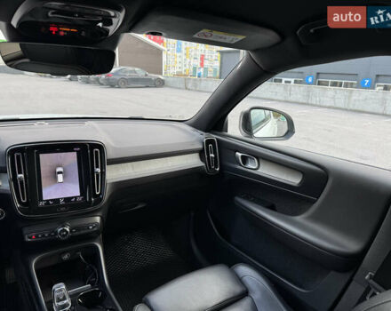 Белый Вольво XC40, объемом двигателя 1.97 л и пробегом 188 тыс. км за 26500 $, фото 43 на Automoto.ua