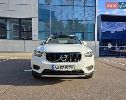 Белый Вольво XC40, объемом двигателя 1.97 л и пробегом 205 тыс. км за 27000 $, фото 6 на Automoto.ua