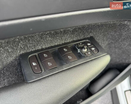 Белый Вольво XC40, объемом двигателя 1.97 л и пробегом 188 тыс. км за 26500 $, фото 27 на Automoto.ua