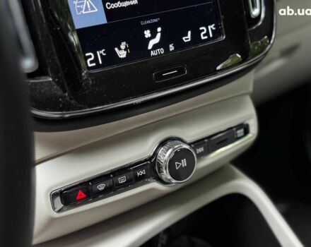 Белый Вольво XC40, объемом двигателя 2 л и пробегом 152 тыс. км за 26490 $, фото 21 на Automoto.ua