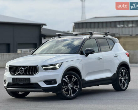 Белый Вольво XC40, объемом двигателя 1.97 л и пробегом 188 тыс. км за 26500 $, фото 5 на Automoto.ua