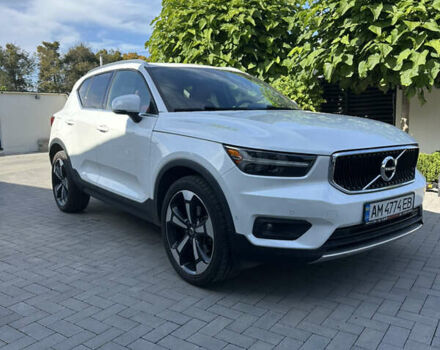 Белый Вольво XC40, объемом двигателя 1.97 л и пробегом 89 тыс. км за 24000 $, фото 4 на Automoto.ua
