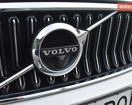 Белый Вольво XC40, объемом двигателя 1.97 л и пробегом 97 тыс. км за 27300 $, фото 9 на Automoto.ua