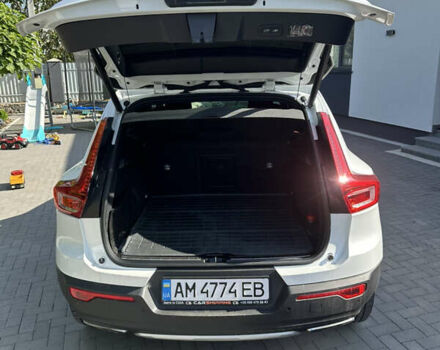 Белый Вольво XC40, объемом двигателя 1.97 л и пробегом 89 тыс. км за 24000 $, фото 8 на Automoto.ua