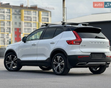 Белый Вольво XC40, объемом двигателя 1.97 л и пробегом 188 тыс. км за 26500 $, фото 7 на Automoto.ua