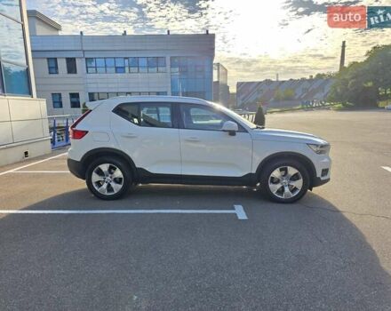Белый Вольво XC40, объемом двигателя 1.97 л и пробегом 205 тыс. км за 27000 $, фото 7 на Automoto.ua