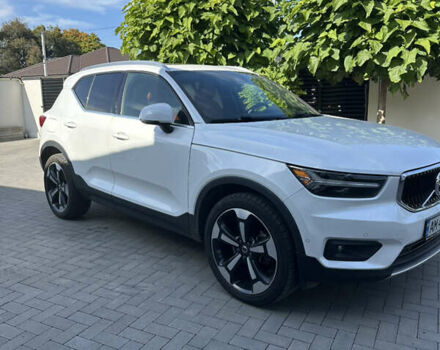 Белый Вольво XC40, объемом двигателя 1.97 л и пробегом 89 тыс. км за 24000 $, фото 5 на Automoto.ua