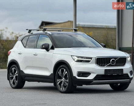 Белый Вольво XC40, объемом двигателя 1.97 л и пробегом 188 тыс. км за 26500 $, фото 15 на Automoto.ua