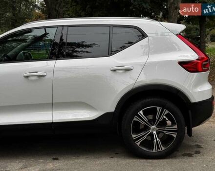 Белый Вольво XC40, объемом двигателя 2 л и пробегом 152 тыс. км за 26490 $, фото 5 на Automoto.ua