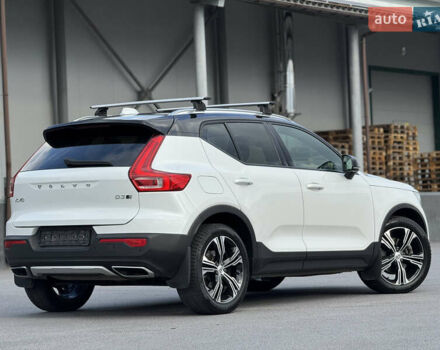 Белый Вольво XC40, объемом двигателя 1.97 л и пробегом 188 тыс. км за 26500 $, фото 2 на Automoto.ua