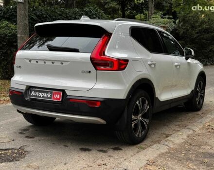 Белый Вольво XC40, объемом двигателя 2 л и пробегом 152 тыс. км за 26490 $, фото 8 на Automoto.ua