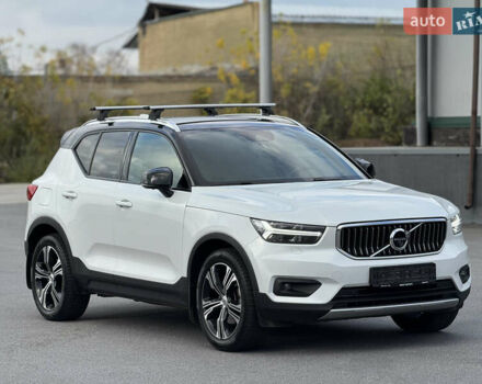 Белый Вольво XC40, объемом двигателя 1.97 л и пробегом 188 тыс. км за 26500 $, фото 16 на Automoto.ua