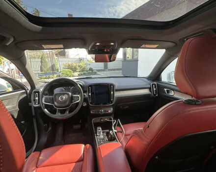 Белый Вольво XC40, объемом двигателя 1.97 л и пробегом 89 тыс. км за 24000 $, фото 14 на Automoto.ua