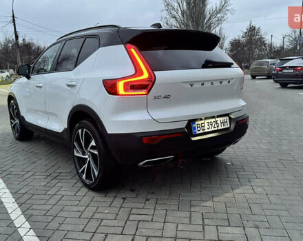 Белый Вольво XC40, объемом двигателя 1.97 л и пробегом 62 тыс. км за 26500 $, фото 3 на Automoto.ua