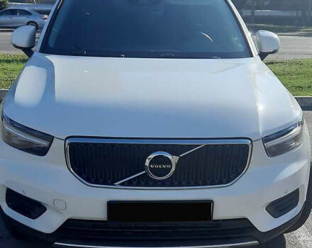 Білий Вольво XC40, об'ємом двигуна 1.97 л та пробігом 70 тис. км за 22000 $, фото 1 на Automoto.ua