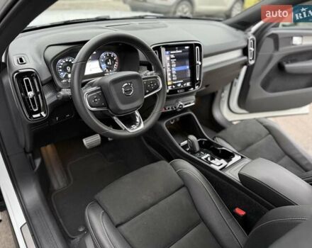 Білий Вольво XC40, об'ємом двигуна 1.97 л та пробігом 78 тис. км за 25800 $, фото 22 на Automoto.ua