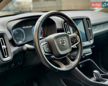 Белый Вольво XC40, объемом двигателя 1.97 л и пробегом 130 тыс. км за 24999 $, фото 11 на Automoto.ua