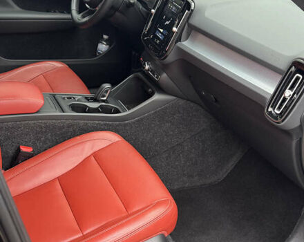 Белый Вольво XC40, объемом двигателя 1.97 л и пробегом 73 тыс. км за 21500 $, фото 10 на Automoto.ua