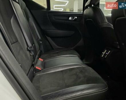 Белый Вольво XC40, объемом двигателя 1.97 л и пробегом 70 тыс. км за 20999 $, фото 22 на Automoto.ua