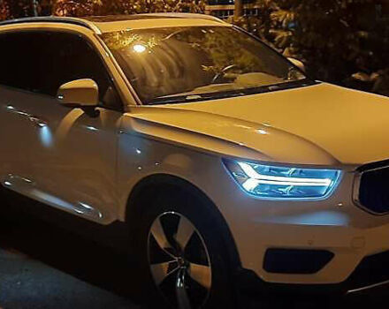 Білий Вольво XC40, об'ємом двигуна 1.97 л та пробігом 70 тис. км за 22000 $, фото 11 на Automoto.ua