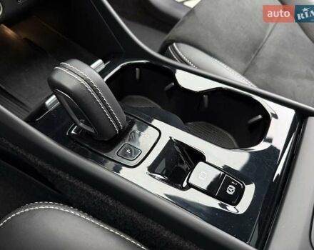 Білий Вольво XC40, об'ємом двигуна 1.97 л та пробігом 78 тис. км за 25800 $, фото 25 на Automoto.ua