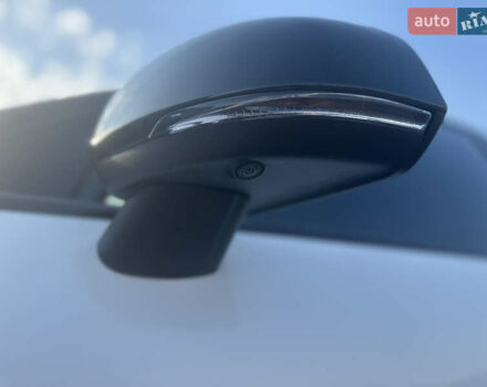 Белый Вольво XC40, объемом двигателя 1.97 л и пробегом 114 тыс. км за 25300 $, фото 15 на Automoto.ua