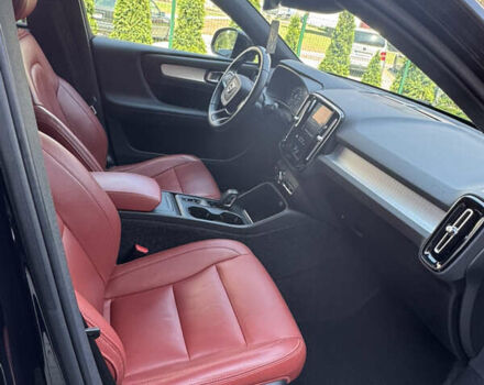 Вольво XC40 2019 в Львове на Automoto.ua Белый Вольво XC40, объемом двигателя 1.97 л и пробегом 73 тыс. км за 22800 $, фото 12 на Automoto.ua