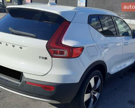 Білий Вольво XC40, об'ємом двигуна 1.97 л та пробігом 70 тис. км за 22000 $, фото 5 на Automoto.ua