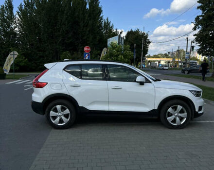 Белый Вольво XC40, объемом двигателя 1.97 л и пробегом 245 тыс. км за 27600 $, фото 8 на Automoto.ua