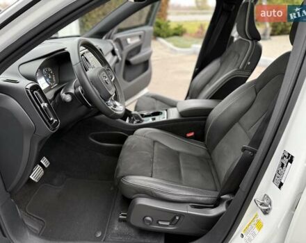 Білий Вольво XC40, об'ємом двигуна 1.97 л та пробігом 78 тис. км за 25800 $, фото 23 на Automoto.ua