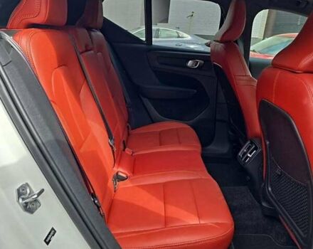 Белый Вольво XC40, объемом двигателя 1.97 л и пробегом 80 тыс. км за 19999 $, фото 13 на Automoto.ua