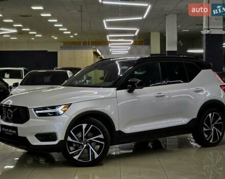 Білий Вольво XC40, об'ємом двигуна 1.97 л та пробігом 70 тис. км за 20999 $, фото 1 на Automoto.ua