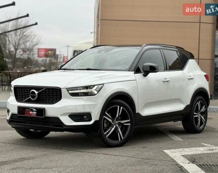 Білий Вольво XC40, об'ємом двигуна 1.97 л та пробігом 78 тис. км за 25800 $, фото 2 на Automoto.ua