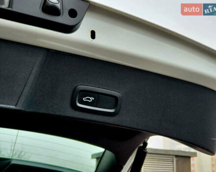 Белый Вольво XC40, объемом двигателя 1.97 л и пробегом 130 тыс. км за 24999 $, фото 17 на Automoto.ua