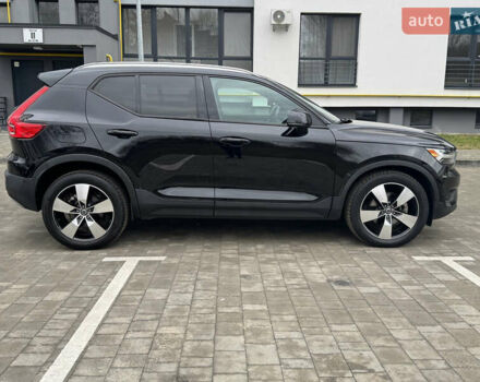 Белый Вольво XC40, объемом двигателя 1.97 л и пробегом 73 тыс. км за 21500 $, фото 5 на Automoto.ua