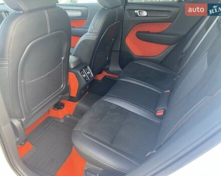 Белый Вольво XC40, объемом двигателя 1.97 л и пробегом 50 тыс. км за 35814 $, фото 14 на Automoto.ua