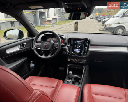 Белый Вольво XC40, объемом двигателя 1.97 л и пробегом 73 тыс. км за 21500 $, фото 14 на Automoto.ua