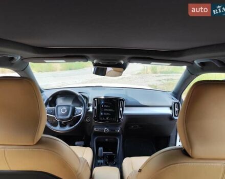 Белый Вольво XC40, объемом двигателя 1.97 л и пробегом 104 тыс. км за 24000 $, фото 8 на Automoto.ua