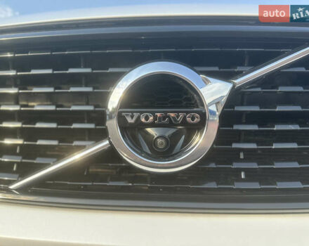 Белый Вольво XC40, объемом двигателя 1.97 л и пробегом 114 тыс. км за 25300 $, фото 13 на Automoto.ua