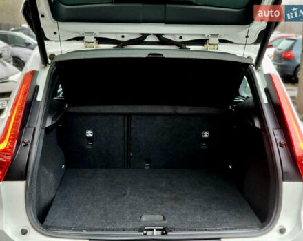 Белый Вольво XC40, объемом двигателя 1.97 л и пробегом 130 тыс. км за 24999 $, фото 16 на Automoto.ua