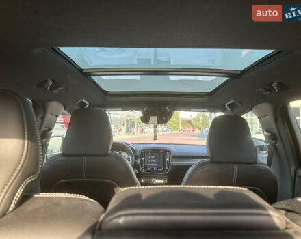 Белый Вольво XC40, объемом двигателя 1.97 л и пробегом 114 тыс. км за 25300 $, фото 29 на Automoto.ua