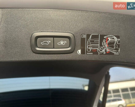 Белый Вольво XC40, объемом двигателя 1.97 л и пробегом 114 тыс. км за 25300 $, фото 27 на Automoto.ua