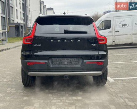 Белый Вольво XC40, объемом двигателя 1.97 л и пробегом 73 тыс. км за 21500 $, фото 3 на Automoto.ua