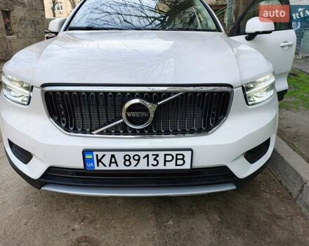 Белый Вольво XC40, объемом двигателя 1.97 л и пробегом 55 тыс. км за 25300 $, фото 18 на Automoto.ua