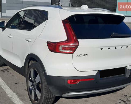 Білий Вольво XC40, об'ємом двигуна 1.97 л та пробігом 70 тис. км за 22000 $, фото 6 на Automoto.ua